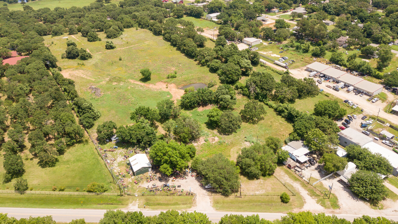 5291 Rendon Rd, Fort Worth, TX 76140