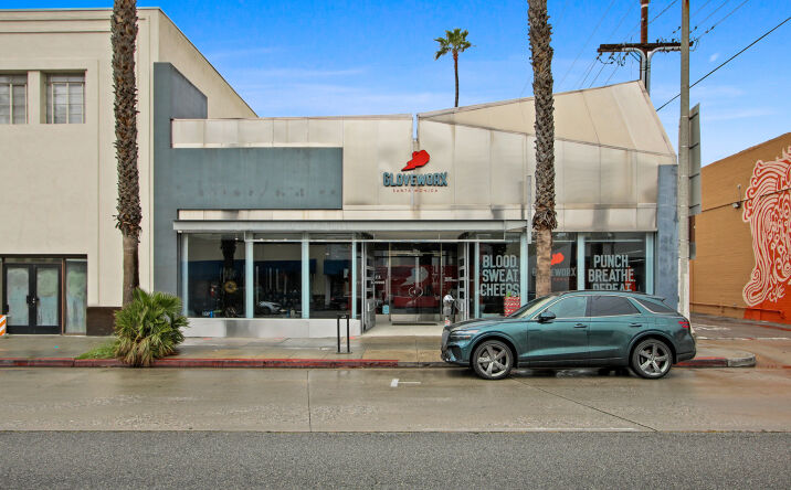 Pictures of Retail property located at 1415 Wilshire Blvd, Santa Monica, CA 90403 for sales - image #1