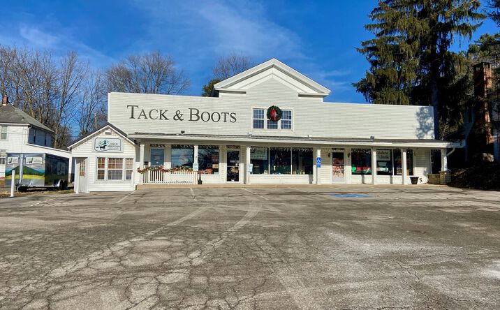 Pictures of Retail property located at 1331 Sharon Copley Rd, Wadsworth, OH 44281 for comps - image #1