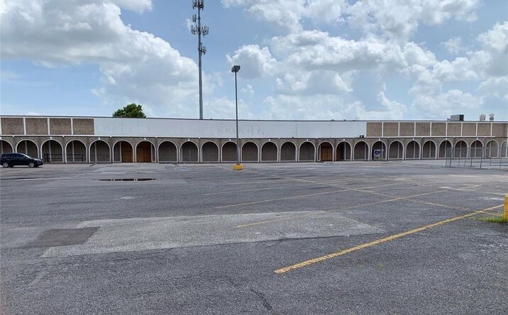 Pictures of Office property located at 600 12th St, Lake Charles, LA 70601 for sales - image #1