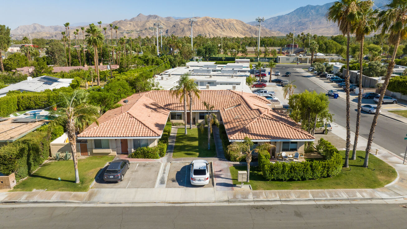 1945 E Calle Lileta, Palm Springs, CA 92262