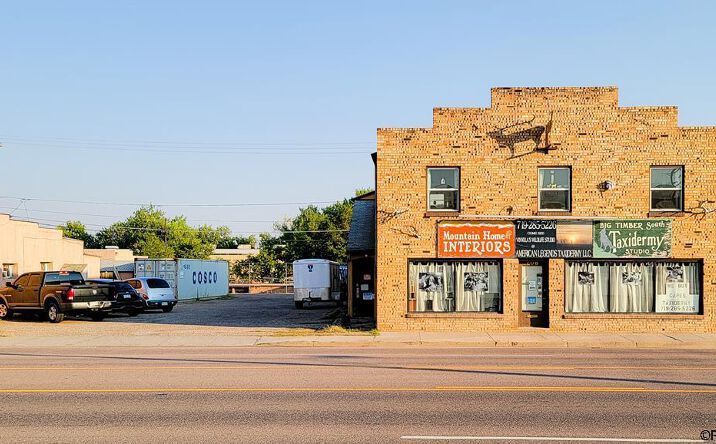 Pictures of Retail, Multifamily property located at 708 Royal Gorge Blvd, Cañon City, CO 81212 for sales - image #1