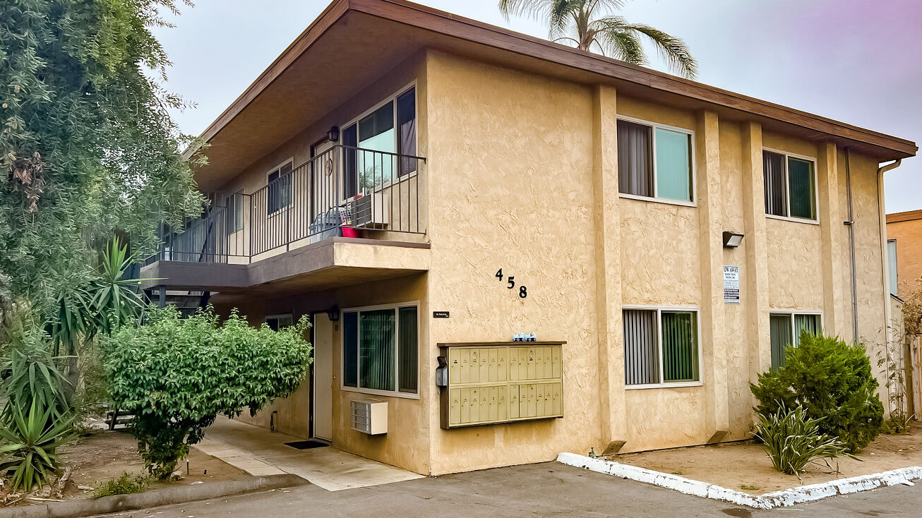 458 Ballantyne St, El Cajon, CA 92020