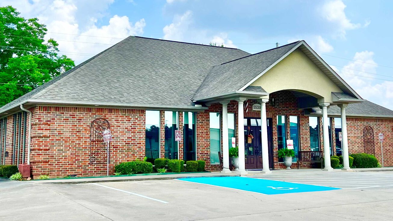 Pictures of Retail, Hospitality property located at 5330 Christus Dr, Texarkana, TX 75503 for sales - image #1