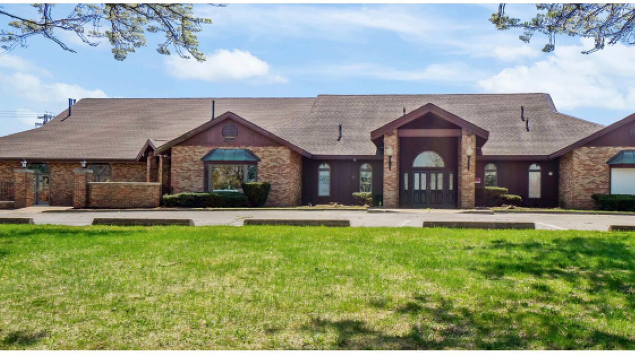 6400 Yorktown Cir, East Syracuse, NY 13057