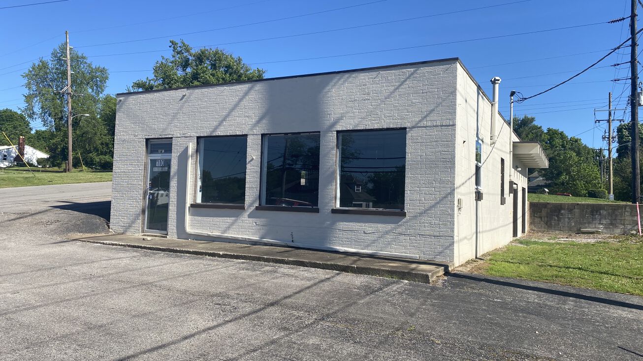 Pictures of Mixed Use, Office, Retail property located at 106 Crutcher St, Vine Grove, KY 40175 for sales - image #1