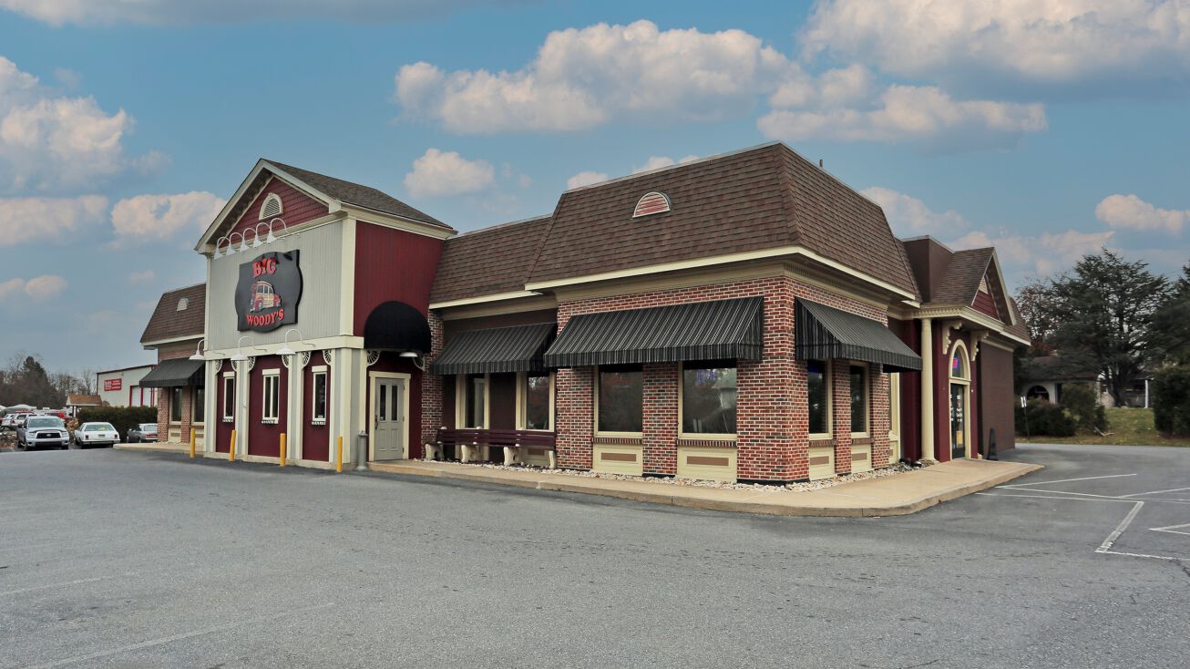 3941 Chestnut St, Emmaus, PA 18049