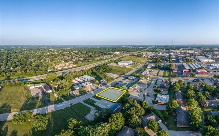 Pictures of Land property located at 1806 N. Woodbine Road, St Joseph, MO 64506 for sales - image #1