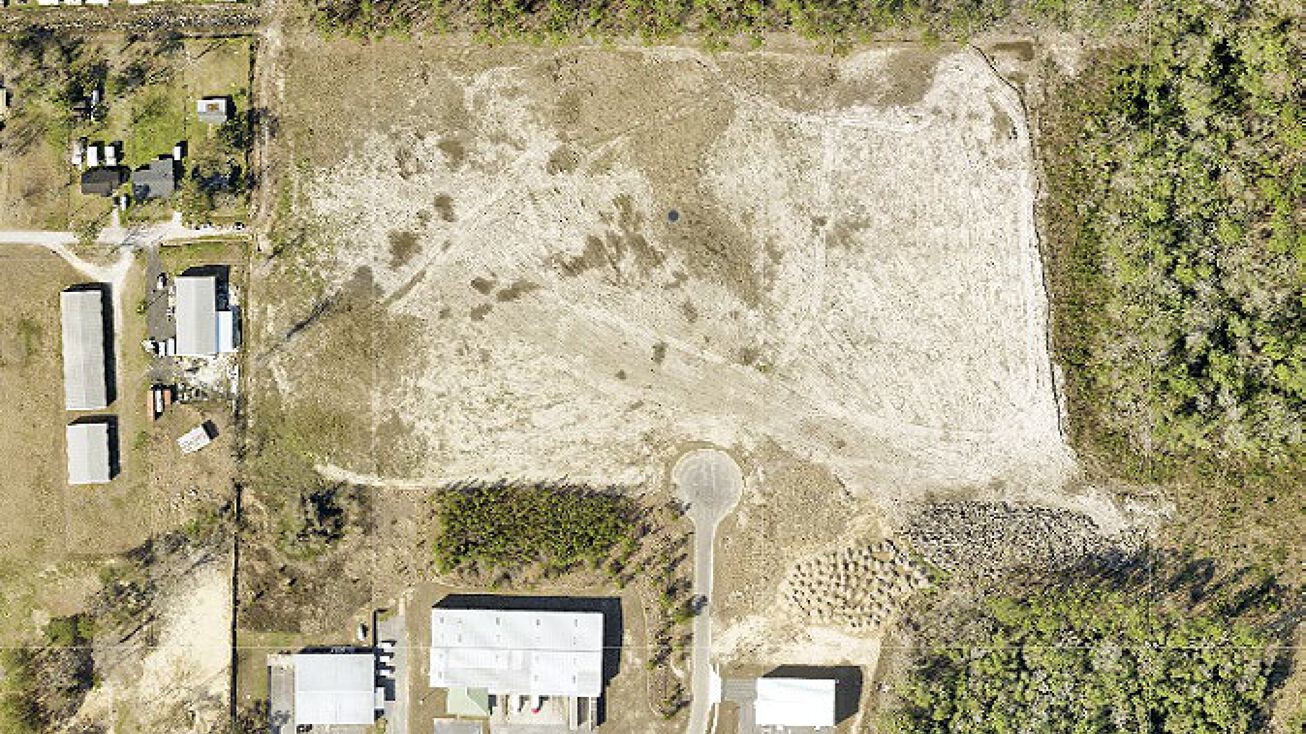 5460 Plantation Rd, Theodore, AL 36582