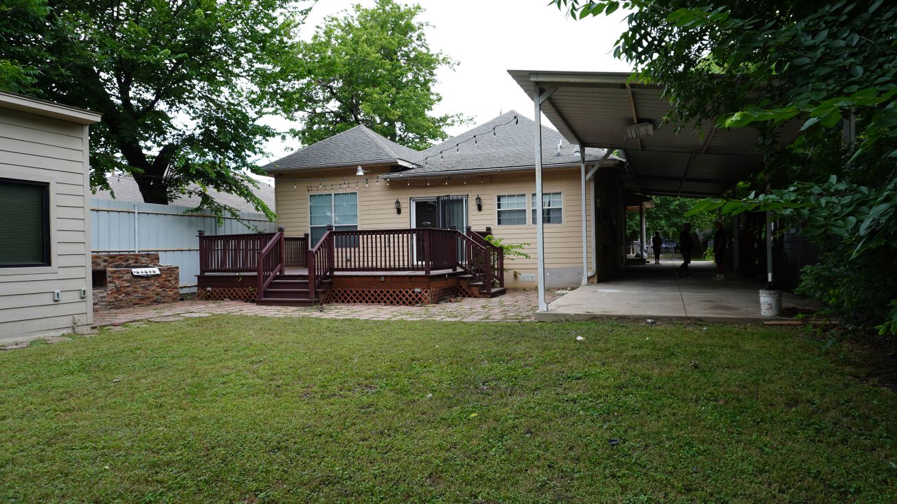 414 W Page Ave, Dallas, TX 75208