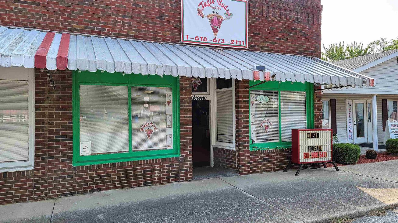 306 SIMPSON Street, Cisne, IL 62823