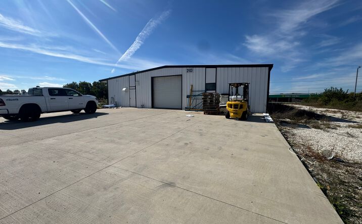 Pictures of Industrial property located at 2103 S 8th St, Rogers, AR 72758 for sales - image #1