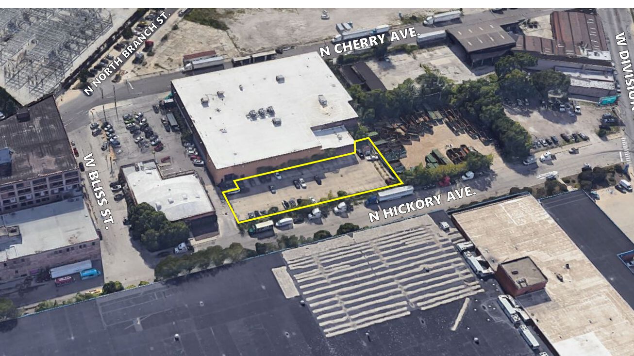 1112 N Hickory Ave, Chicago, IL 60642