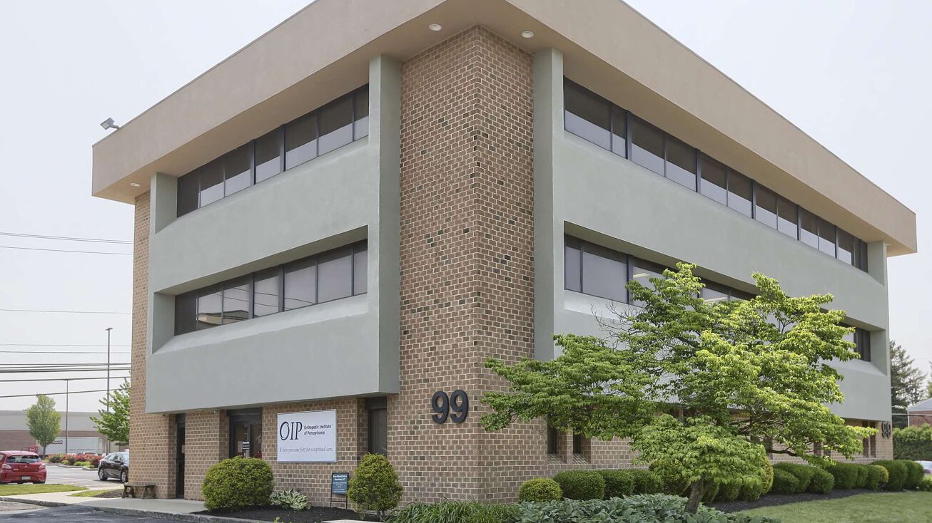 99 November Dr, Camp Hill, PA 17011