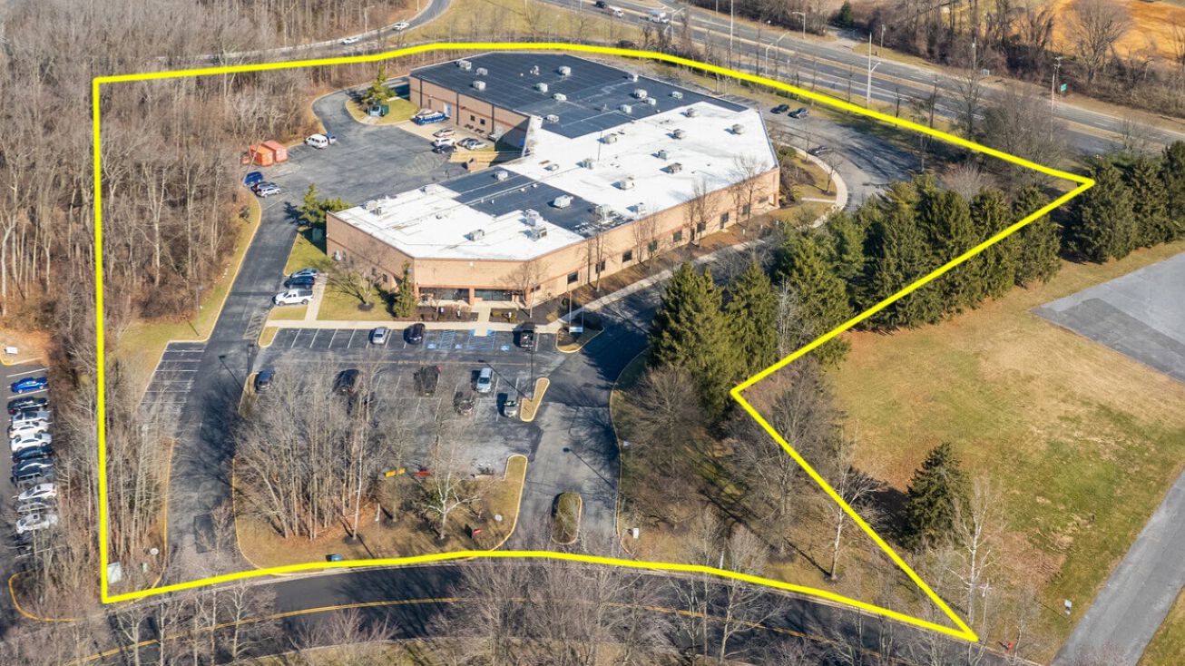 6 Terri Ln, Burlington Township, NJ 08016