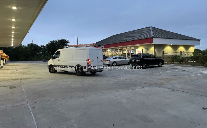 Pictures of Retail property located at 8800 S Orange Ave, Orlando, FL 32824 for sales - image #1