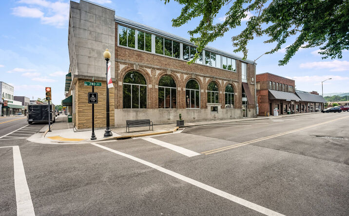 Pictures of Office property located at 1441 Market St, Dayton, TN 37321 for sales - image #1