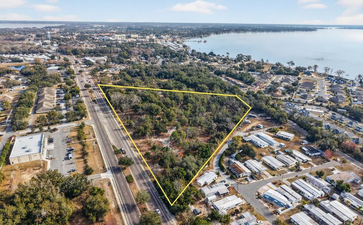 Pictures of Land property located at Summerall Ave, Tavares, FL 32778 for sales - image #1