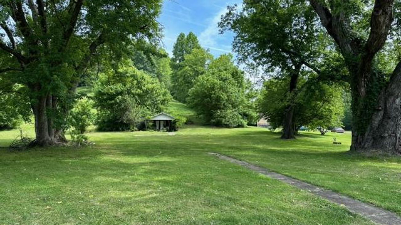 2048 KY 40 West, Staffordsville, KY 41256