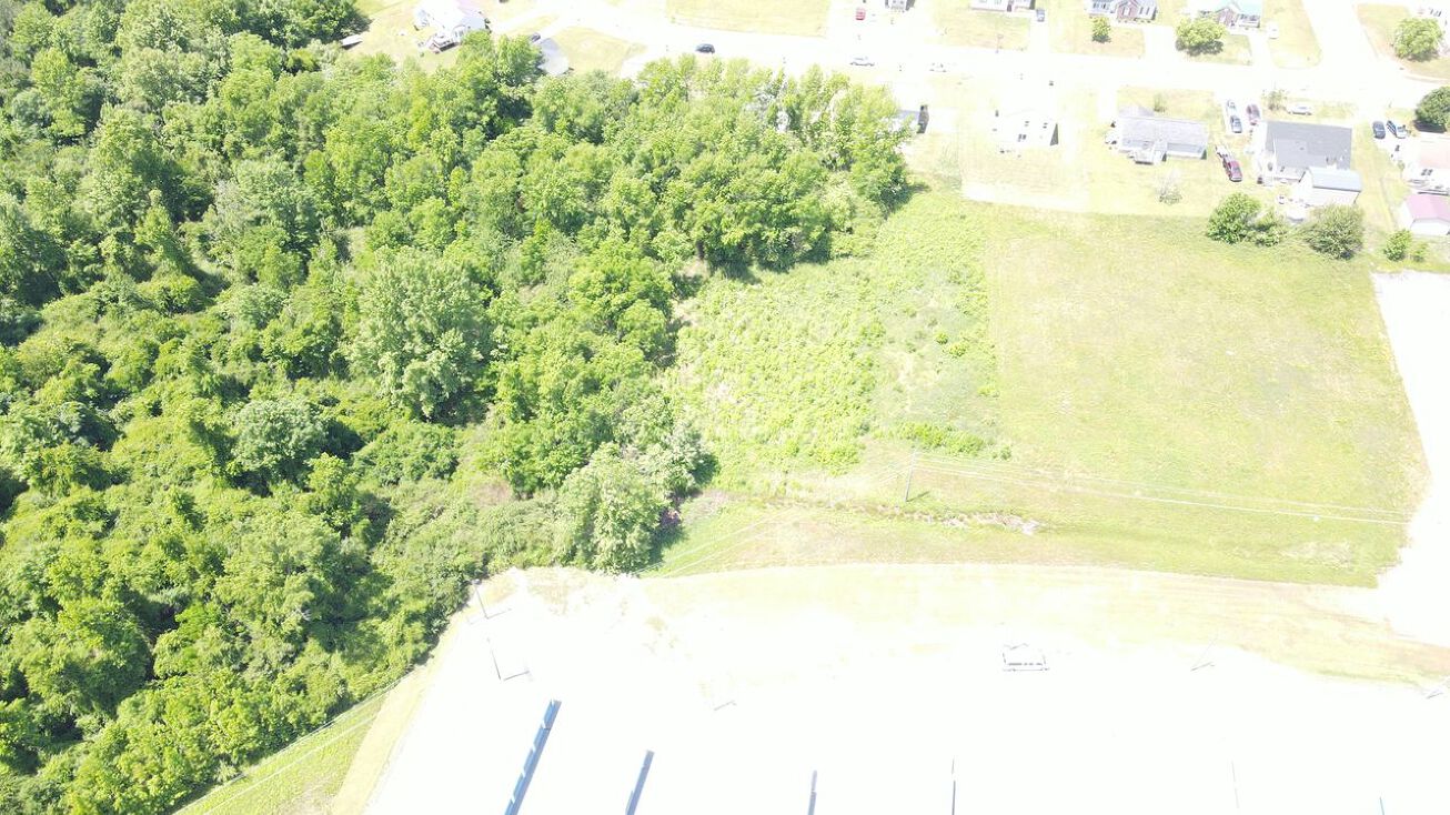 65 Perry Dr, Snow Hill, NC 28580