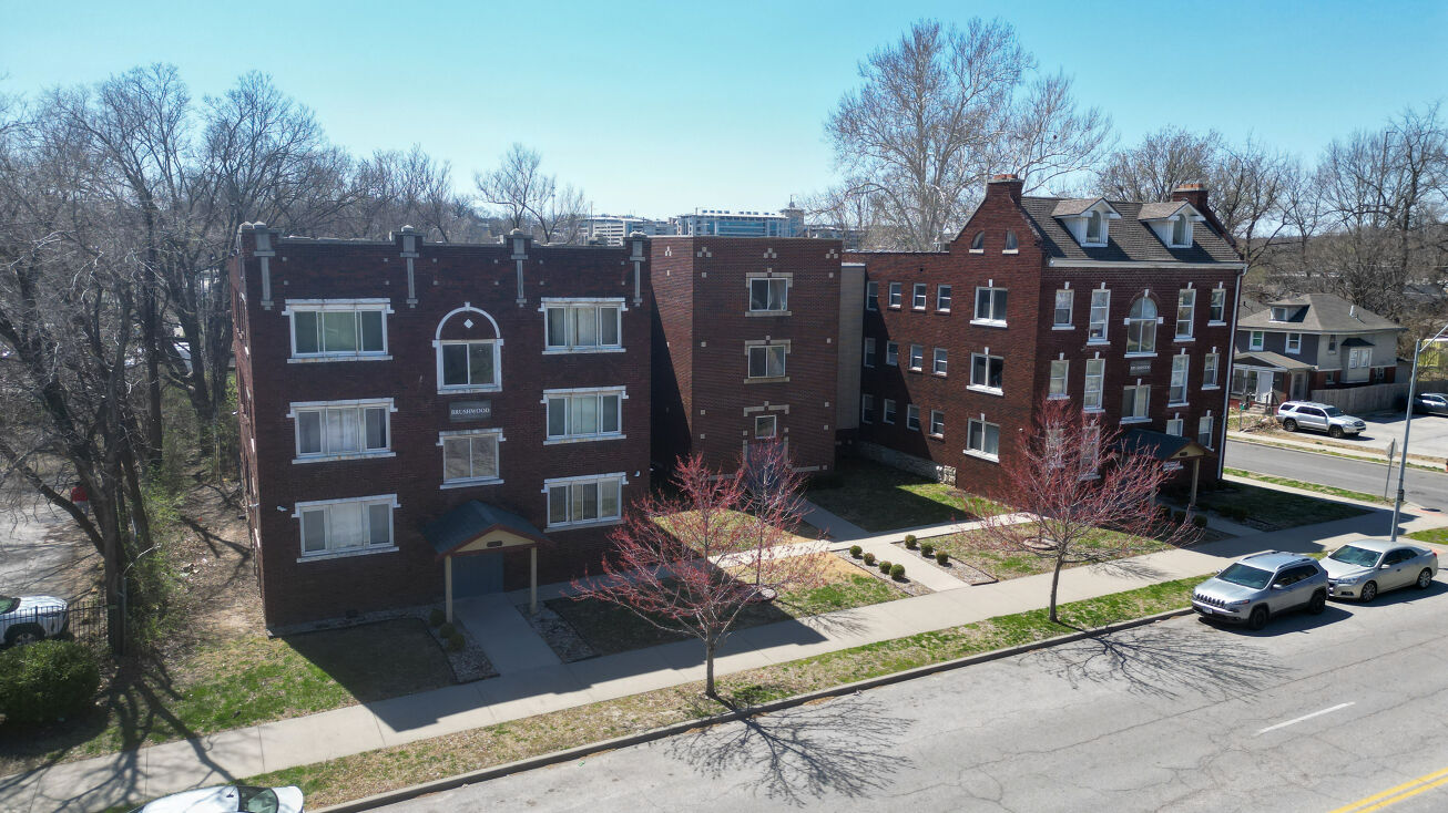1301 Brush Creek Blvd, Kansas City, MO 64110 Multifamily Property for