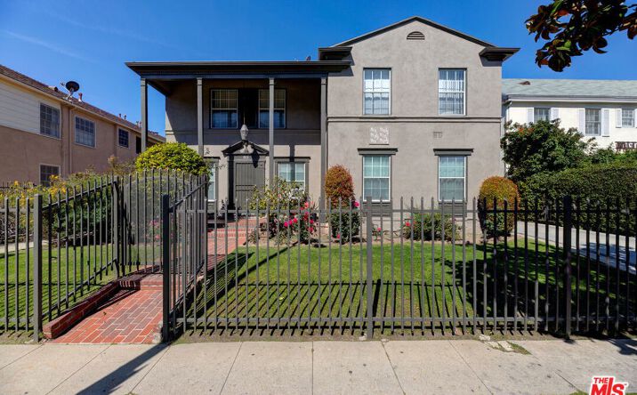 image of property at 913 S WILTON PL Los Angeles CA 90019-2127