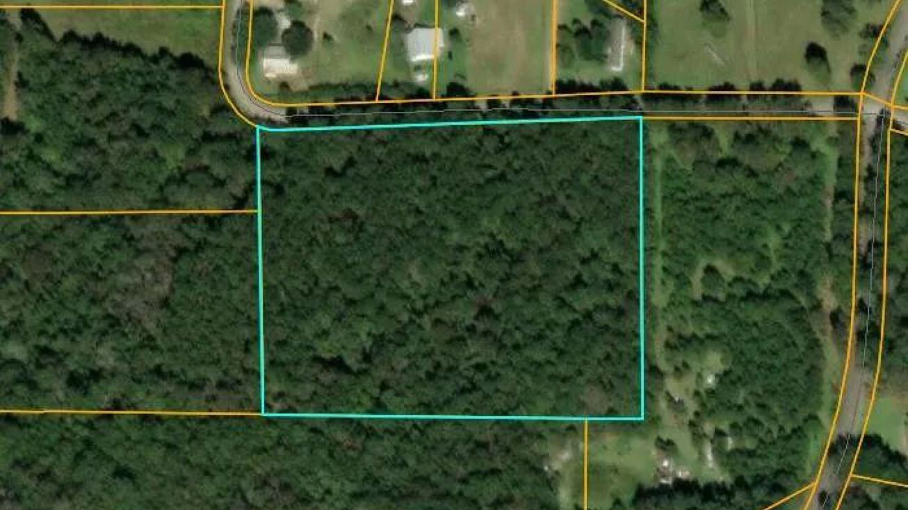 Oscar Smith Rd, Carriere, MS 39426