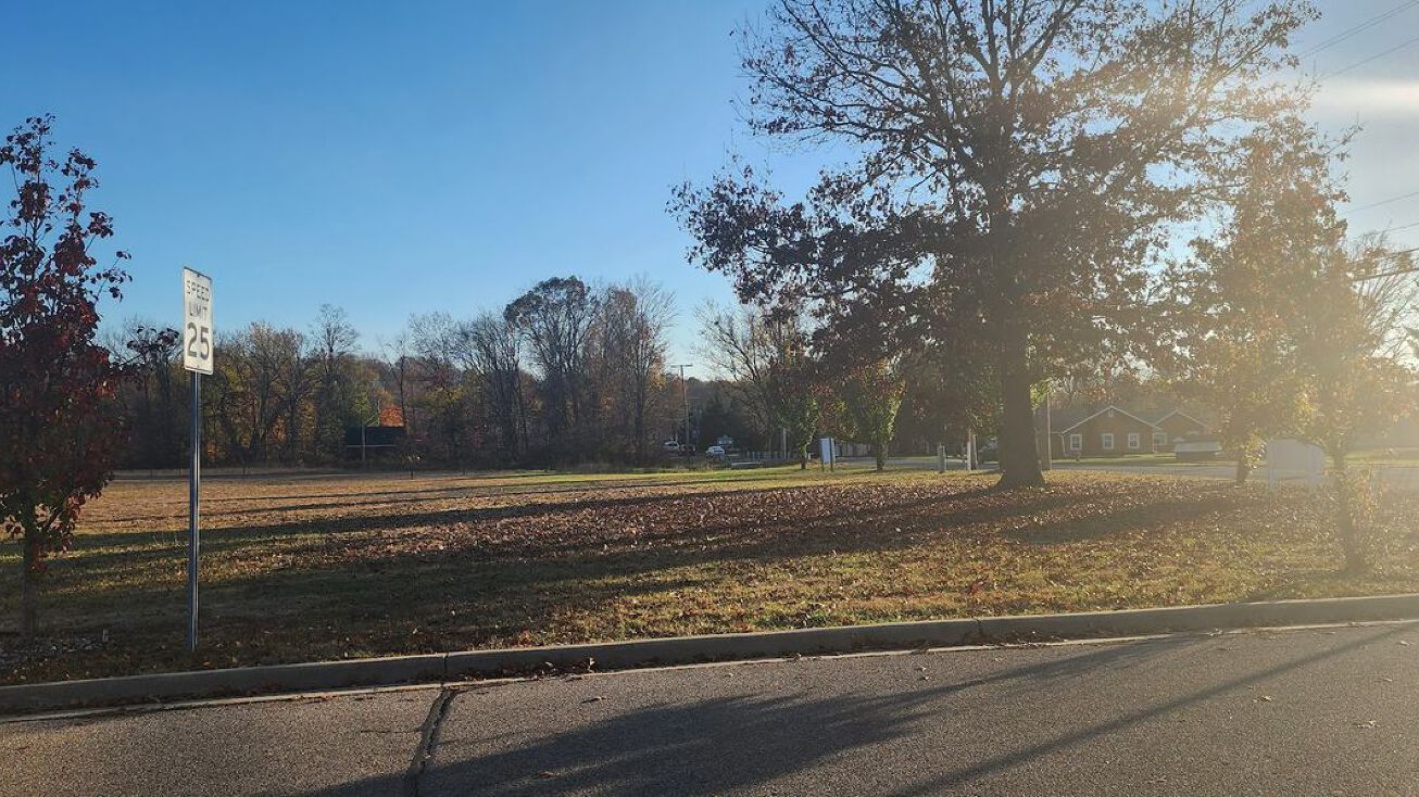 23901 Village Center Cir, Mattawan, MI 49071