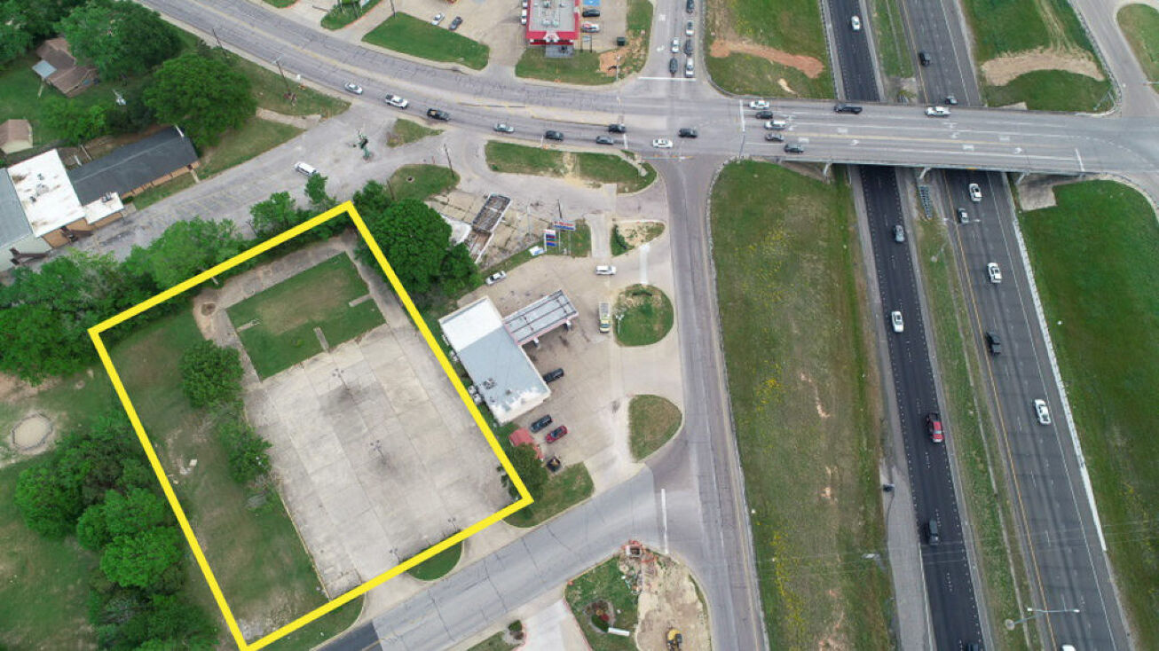 2867 Lake Road, Huntsville, TX 77340