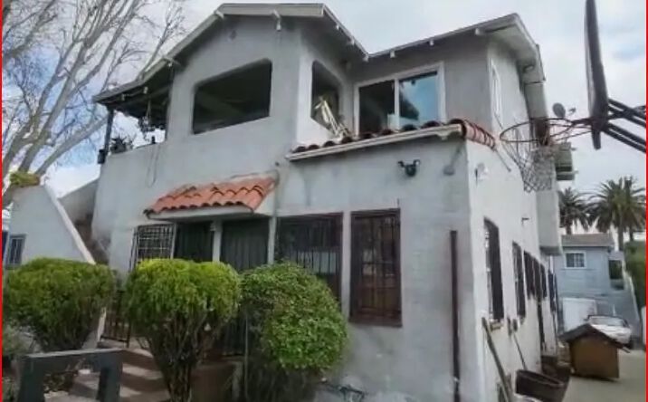 Pictures of Multifamily property located at 2720 S Sycamore Avenue, Los Angeles, CA 90016 for sales - image #1