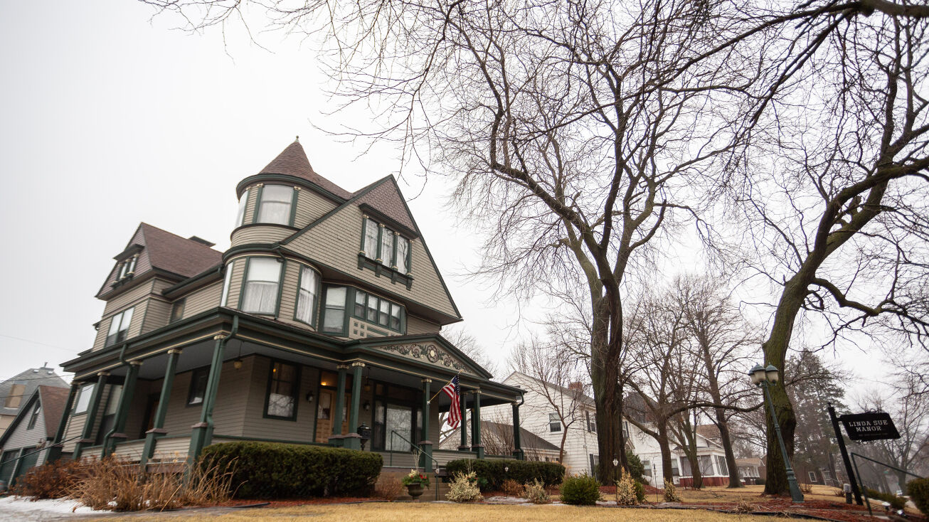 2822 Jackson St, Sioux City, IA 51104