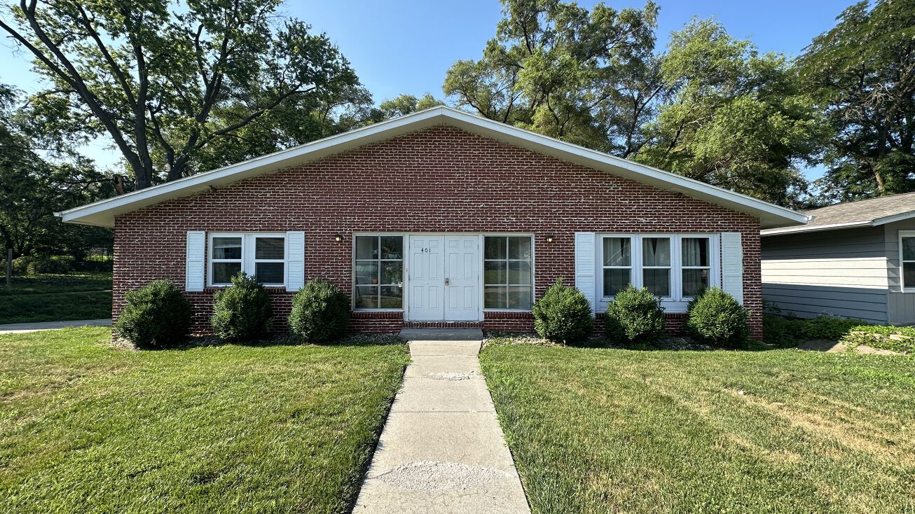 401 W 27th Ave, Bellevue, NE 68005