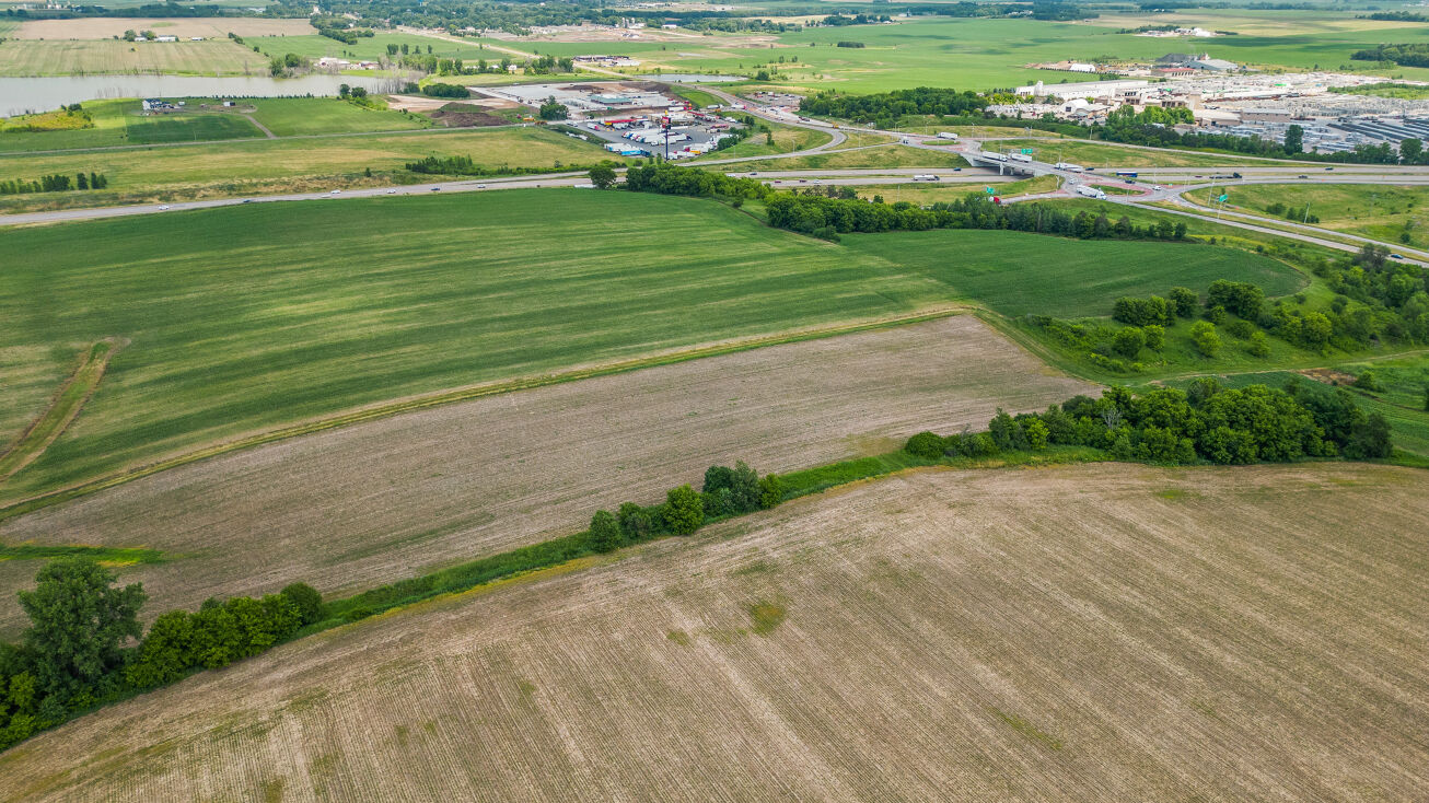 WI65, Roberts, WI 54023