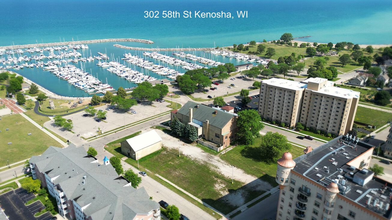 302 58th St, Kenosha, WI 53140