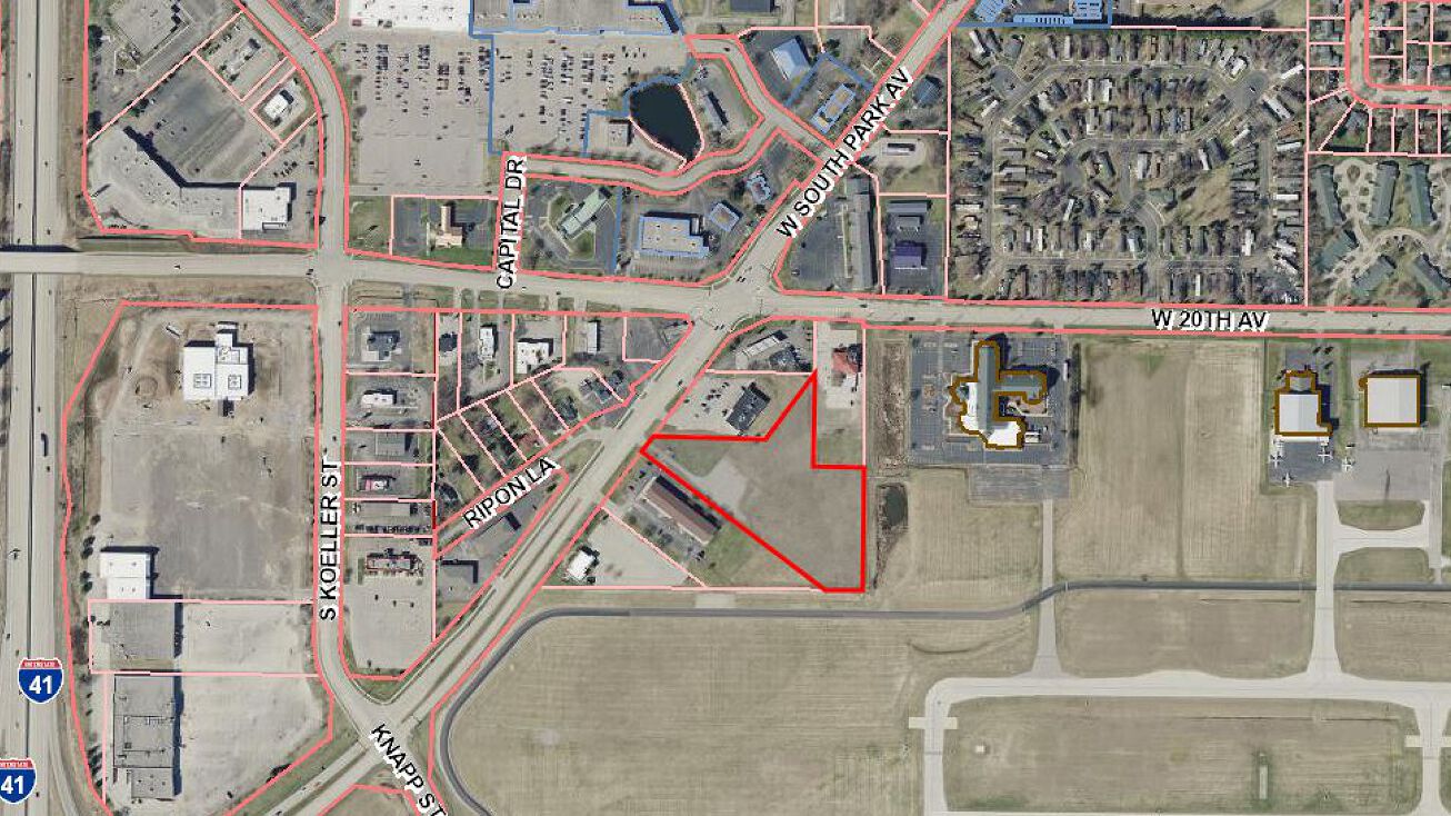 W South Park Ave, Oshkosh, WI 54902