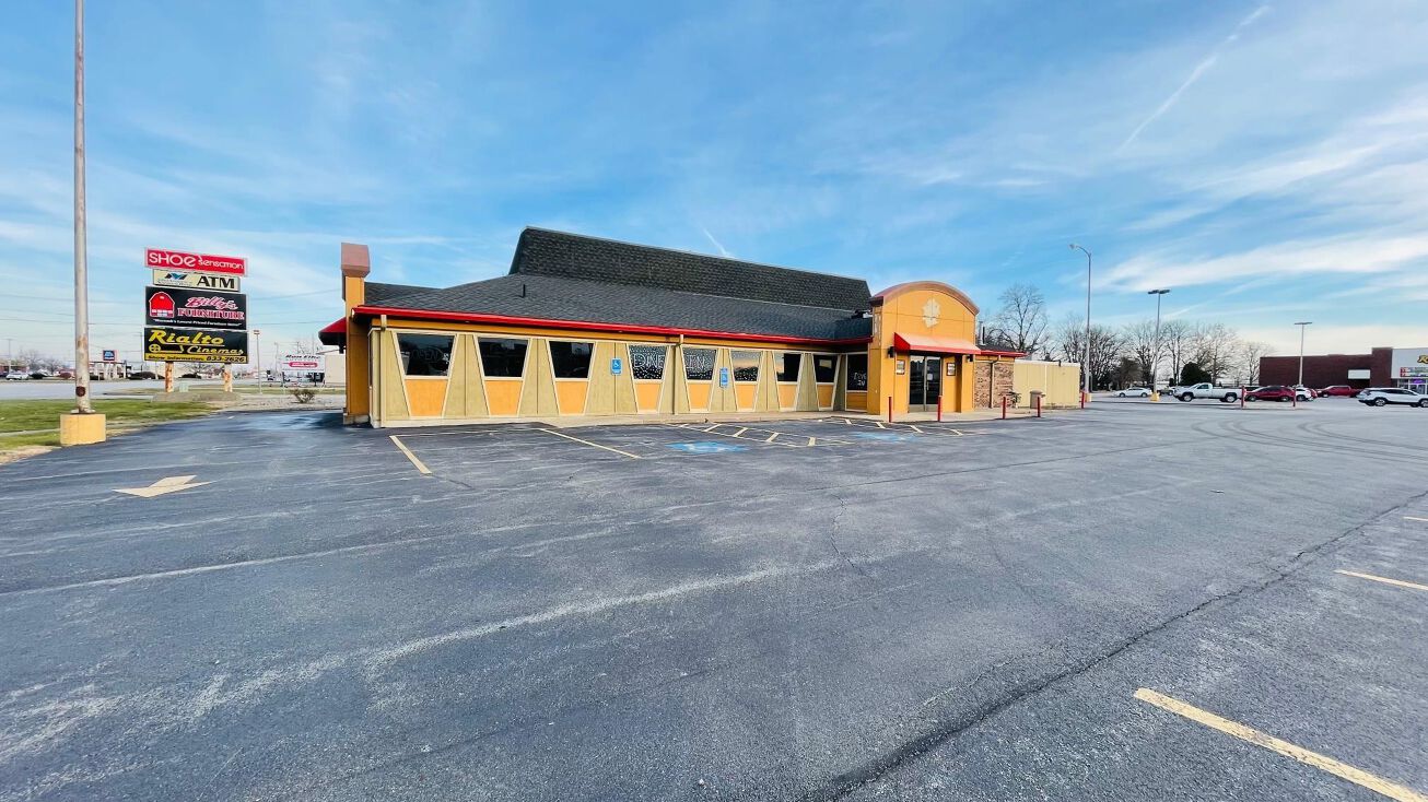 1435 E JACKSON Street, Macomb, IL 61455 | Crexi.com