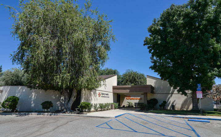 Pictures of Office property located at 3737 San Dimas St, Bakersfield, CA 93301 for sales - image #1