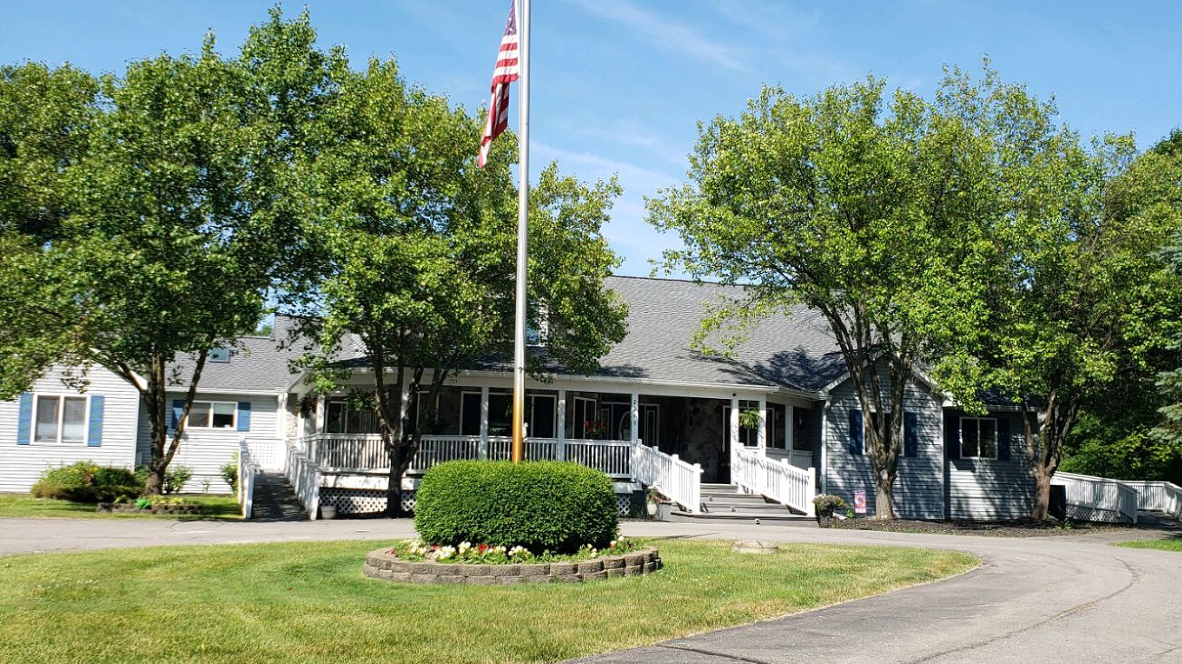 2848 Hartland Rd, Hartland, MI 48353