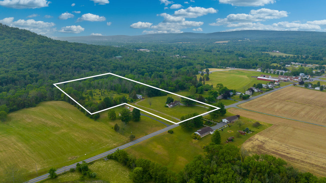 3011 Limekiln Rd, Birdsboro, PA 19508