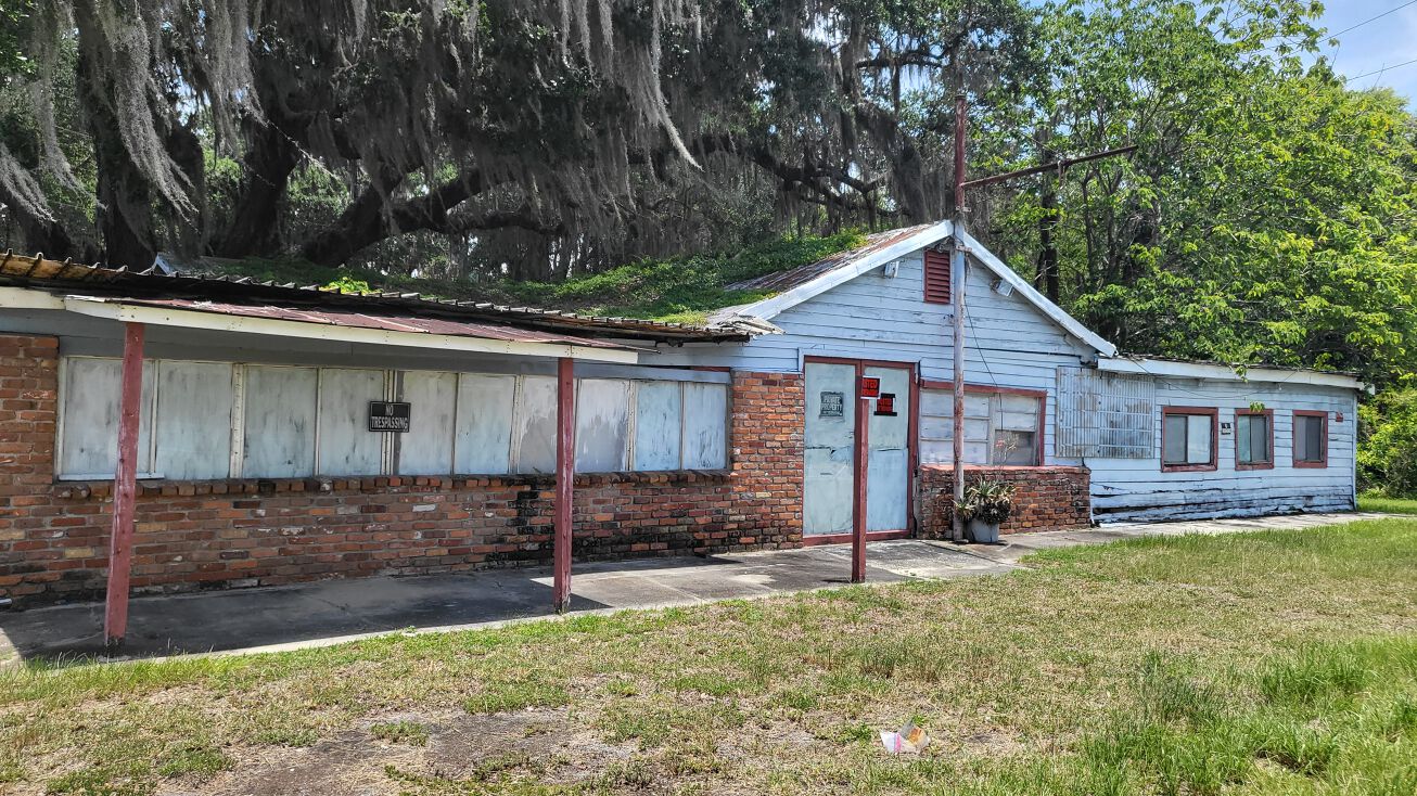 2750 W Main St, Leesburg, FL 34748