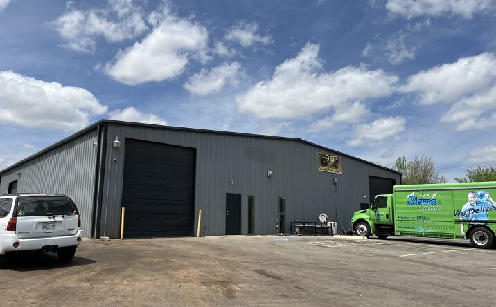 Pictures of Industrial property located at 3900-3902  SW 29th St, Oklahoma City, OK 73179 for sales - image #1