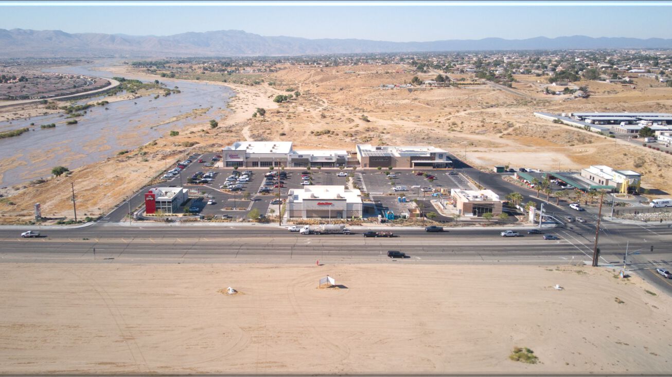 Bear Valley Rd & Fish Hatchery Rd, Hesperia, CA 92345