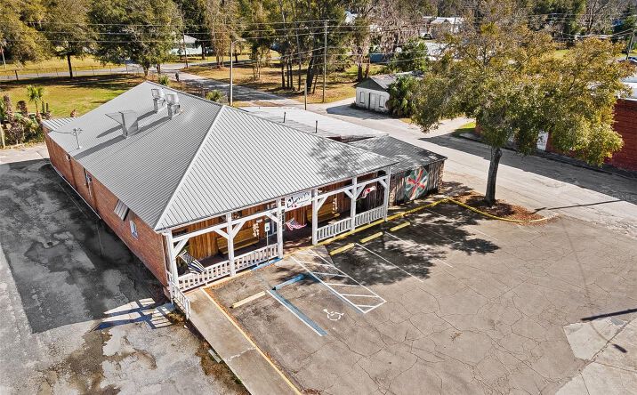 Pictures of Retail property located at 408 N Main St, Trenton, FL 32693 for sales - image #1
