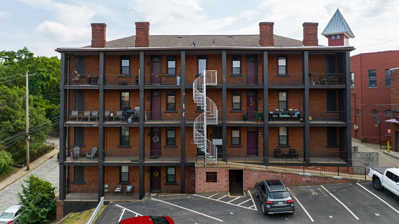 4244 Wyoming St, Pittsburgh, PA 15211