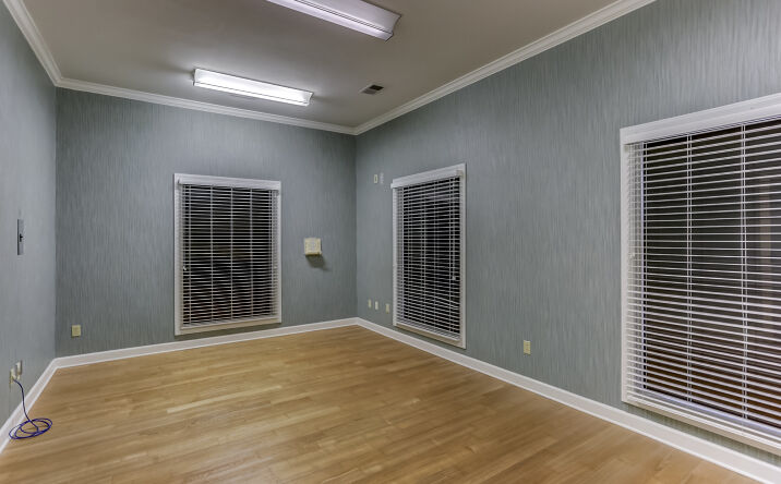 Pictures of Office property located at 1385 West Brierbrook, Germantown, TN 38138 for comps - image #1