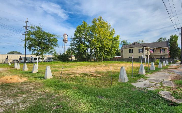 Pictures of Land property located at 516 N Jefferson Ave, Covington, LA 70433 for sales - image #1
