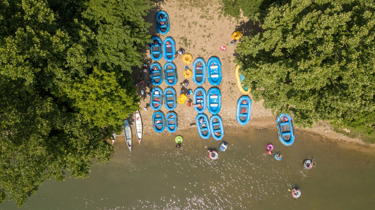 1246 Blue Springs Rd, Bourbon, MO 65441