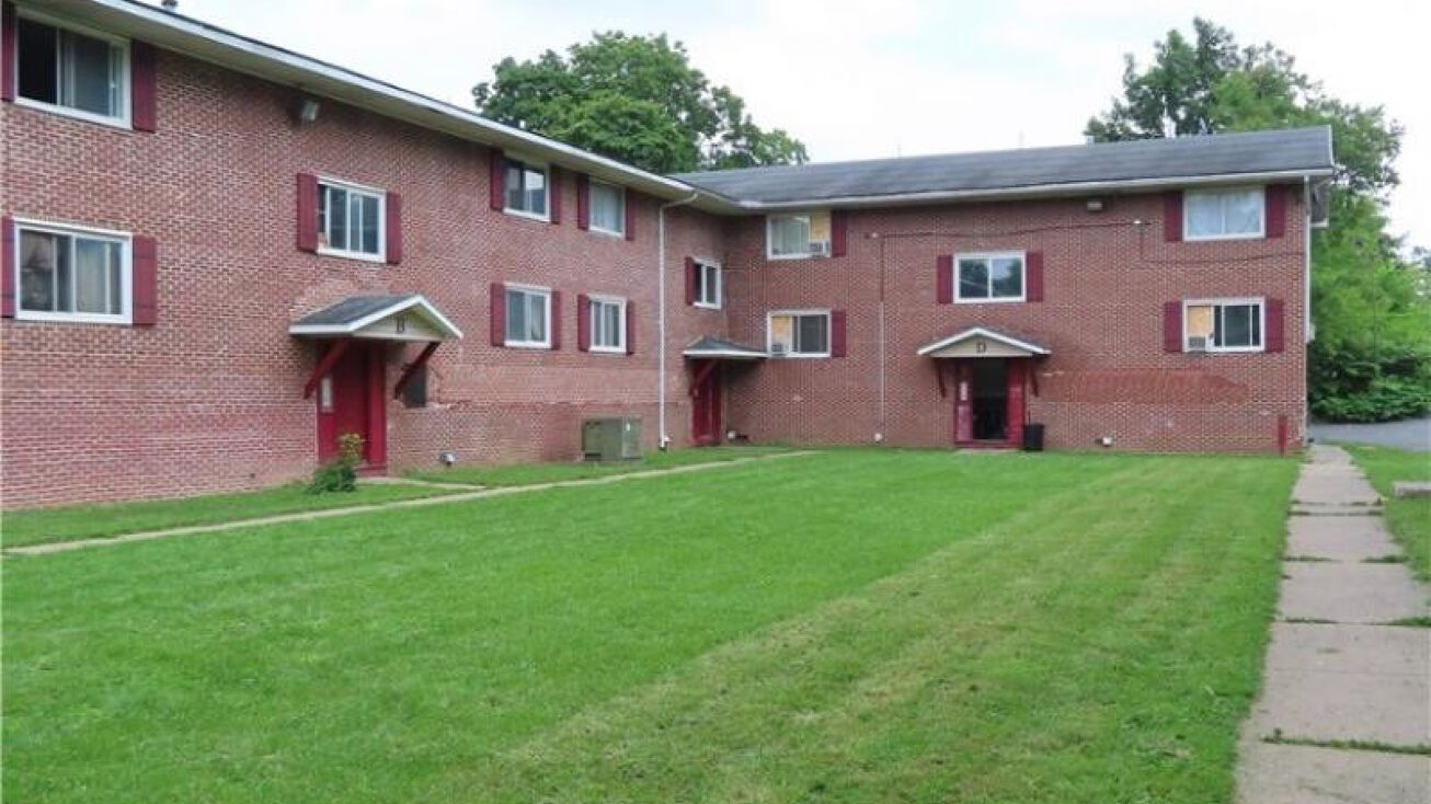 1427 Oneida St, Utica, NY 13501