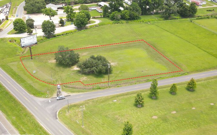 Pictures of Land property located at 4246 NE Evangeline Thruway, Carencro, LA 70520 for sales - image #1