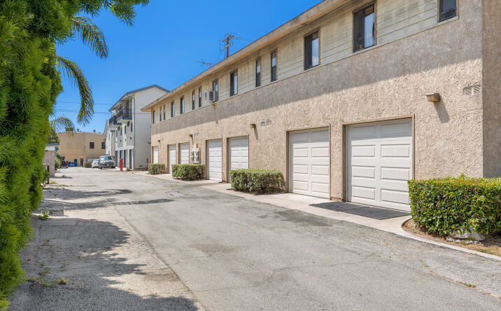 Pictures of Multifamily property located at 1518 Marcelina Ave, Torrance, CA 90501 for comps - image #1